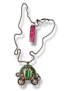 Betsey Johnson Cinderella Pumpkin Carriage Pendant Necklace NWT
